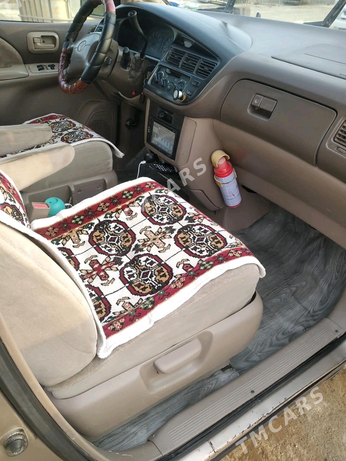 Toyota Sienna 2000 - 94 000 TMT - Gyzylarbat - img 2