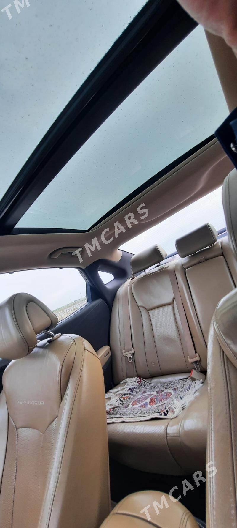 Hyundai Grandeur 2013 - 260 000 TMT - Ашхабад - img 8