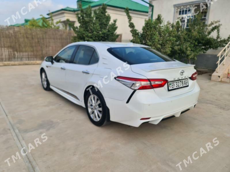 Toyota Camry 2018 - 256 000 TMT - Ашхабад - img 2