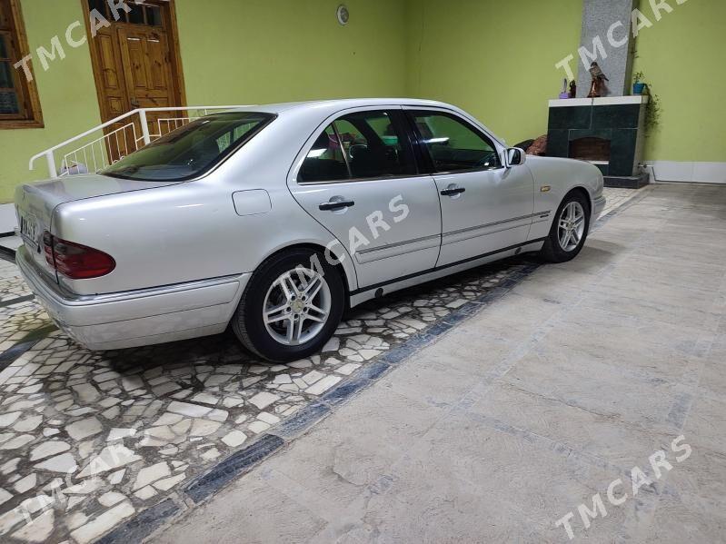 Mercedes-Benz E320 1998 - 69 000 TMT - Туркменабат - img 5