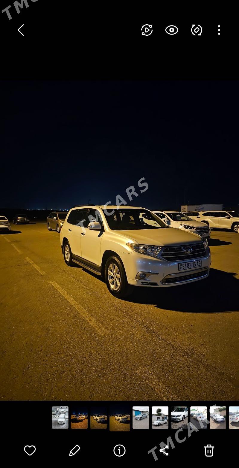 Toyota Highlander 2011 - 288 000 TMT - Гарадамак Шор - img 2