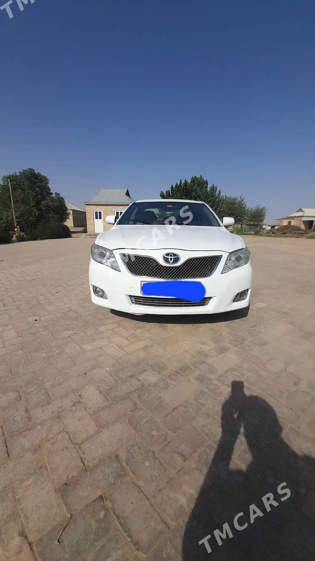 Toyota Camry 2010 - 130 000 TMT - Türkmengala - img 2