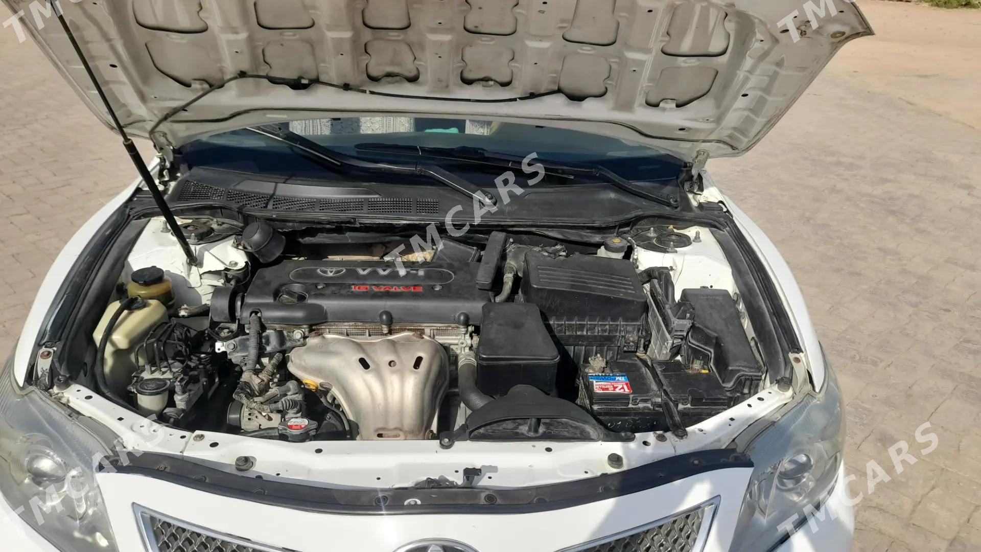 Toyota Camry 2010 - 130 000 TMT - Türkmengala - img 6