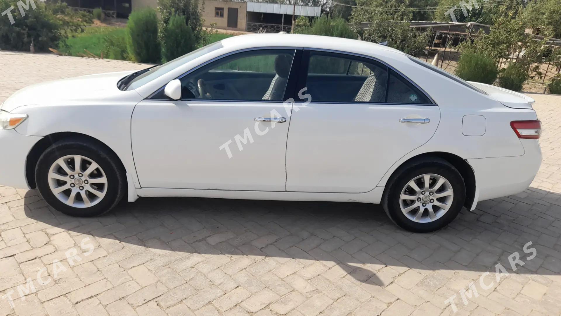 Toyota Camry 2010 - 130 000 TMT - Türkmengala - img 1