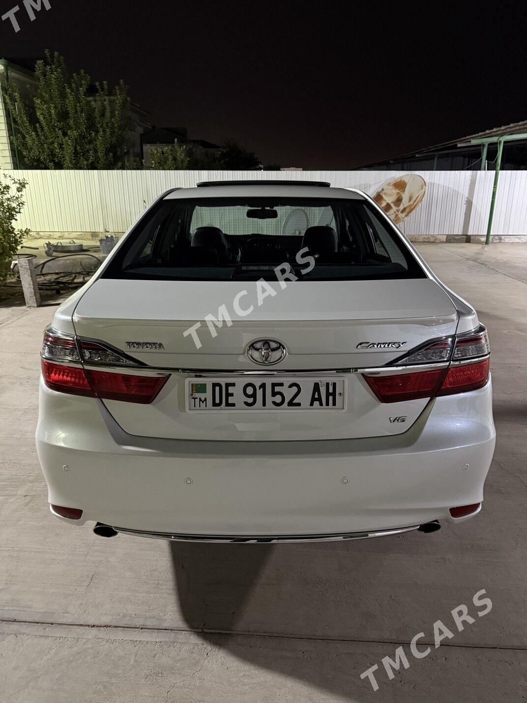 Toyota Camry 2017 - 700 000 TMT - Täze zaman - img 5