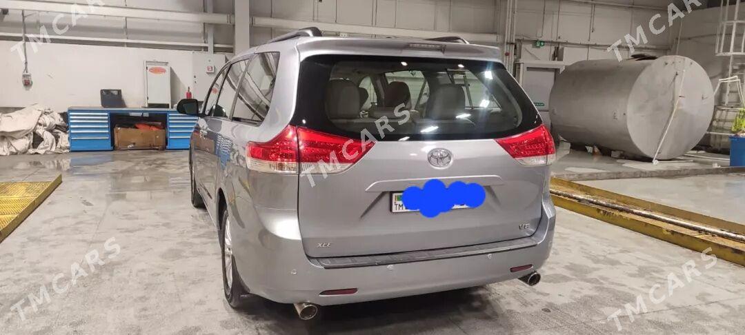 Toyota Sienna 2016 - 320 000 TMT - Туркменбаши - img 6