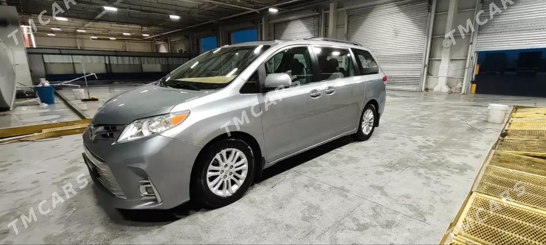 Toyota Sienna 2016 - 320 000 TMT - Туркменбаши - img 8