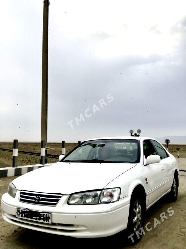 Toyota Camry 2000 - 124 000 TMT - Балканабат - img 1