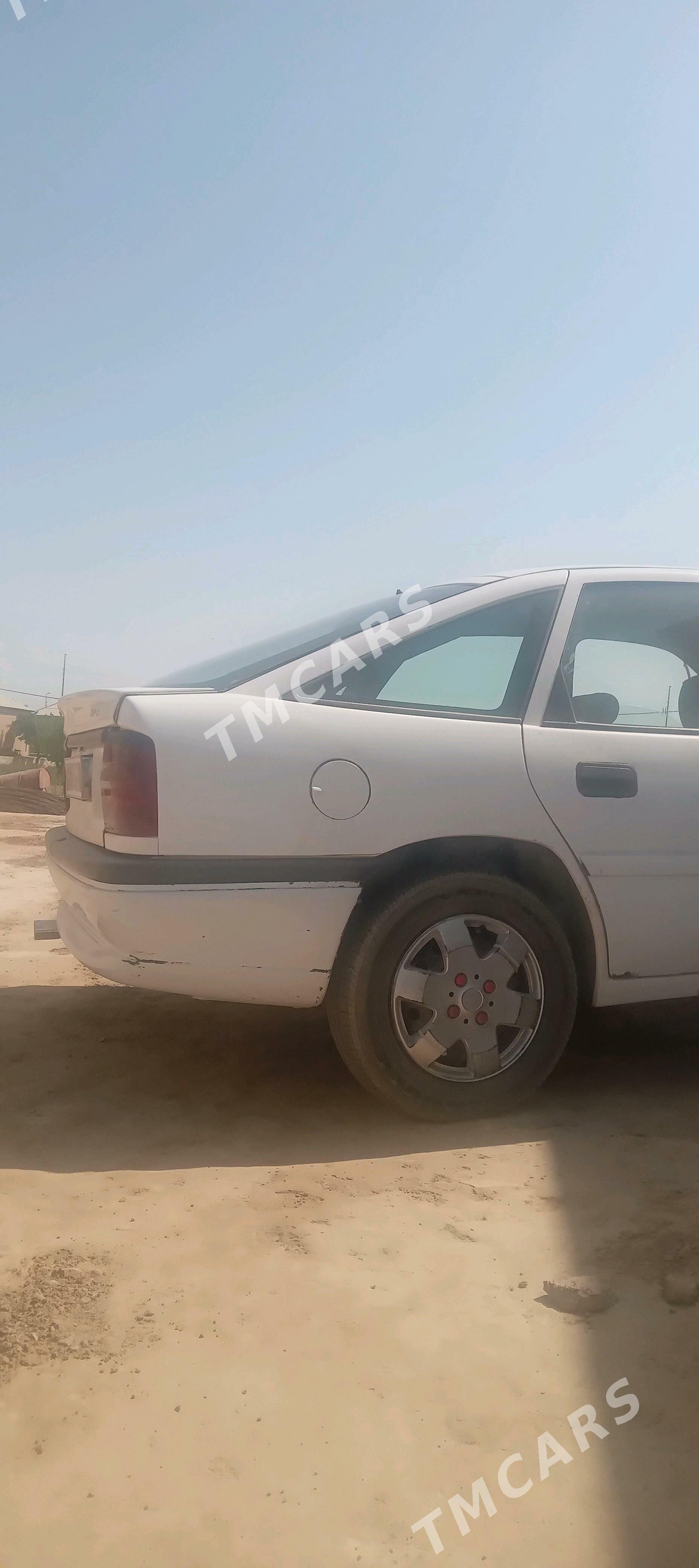 Opel Vectra 1992 - 25 000 TMT - Wekilbazar - img 3