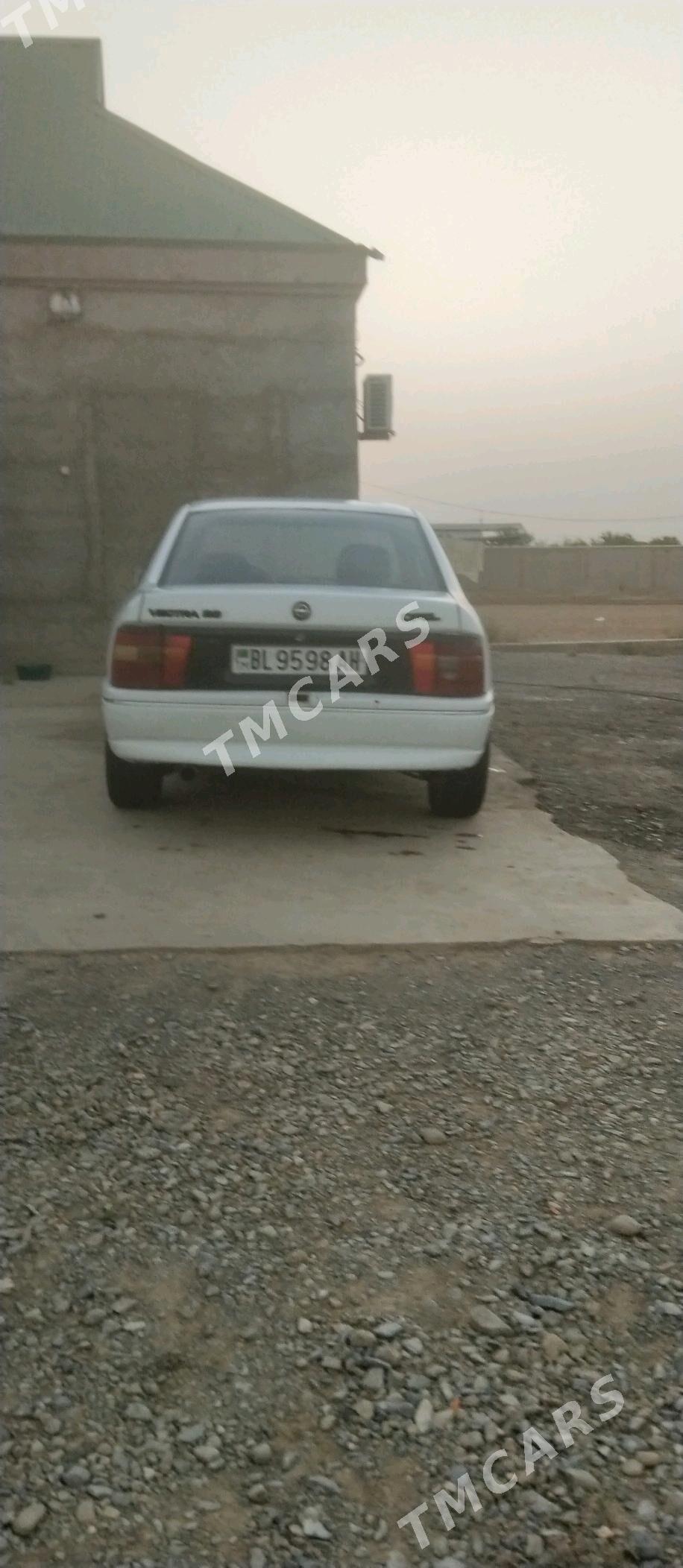 Opel Vectra 1990 - 24 000 TMT - Бахарден - img 4
