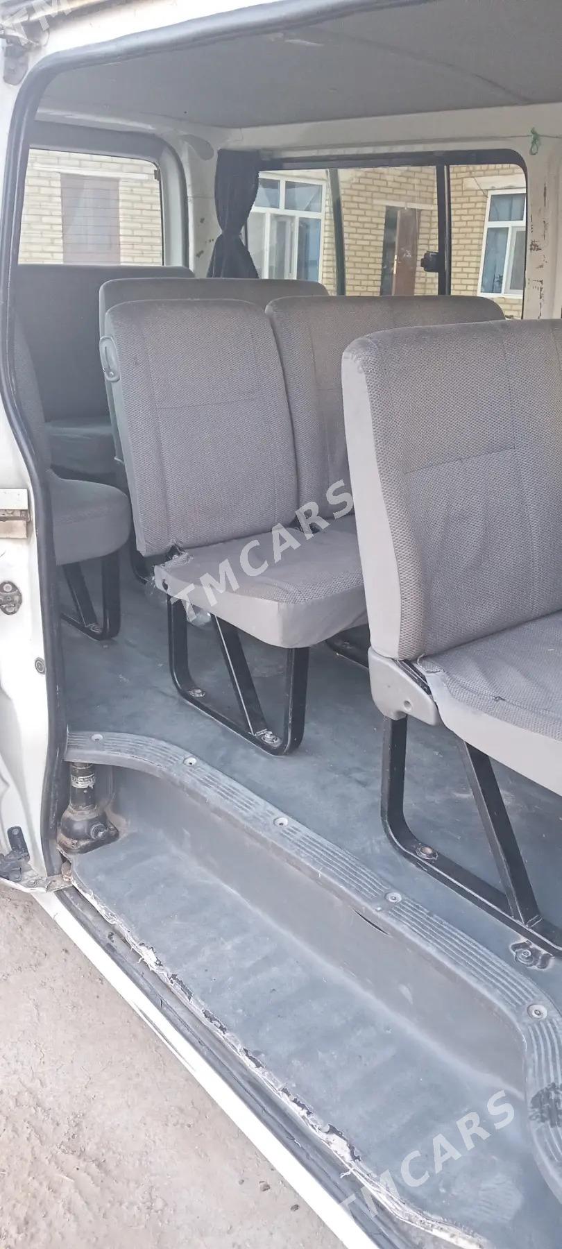 Toyota Hiace 2006 - 220 000 TMT - Sakarçäge - img 4