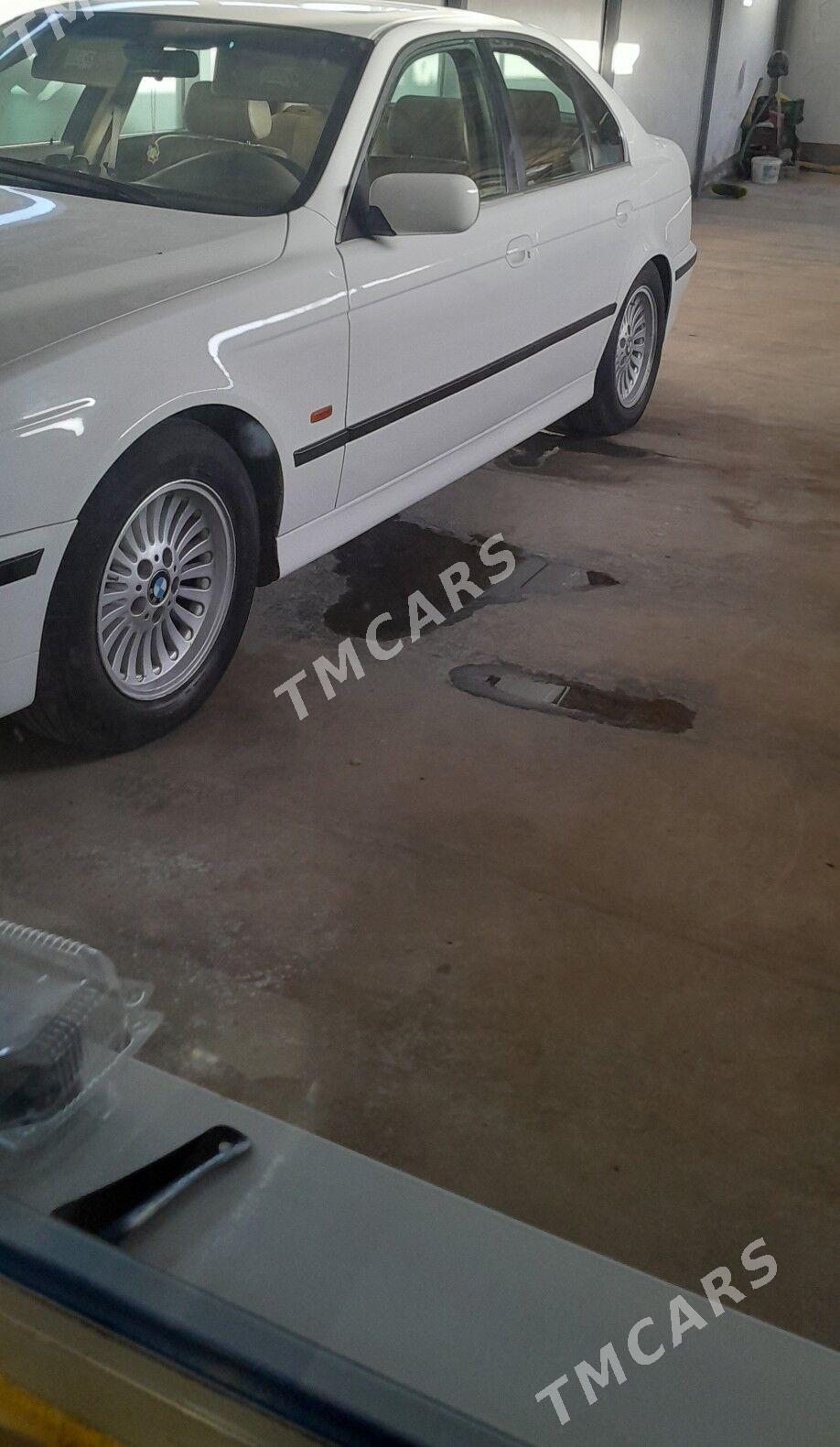 BMW 525 2003 - 135 000 TMT - Тагтабазар - img 2