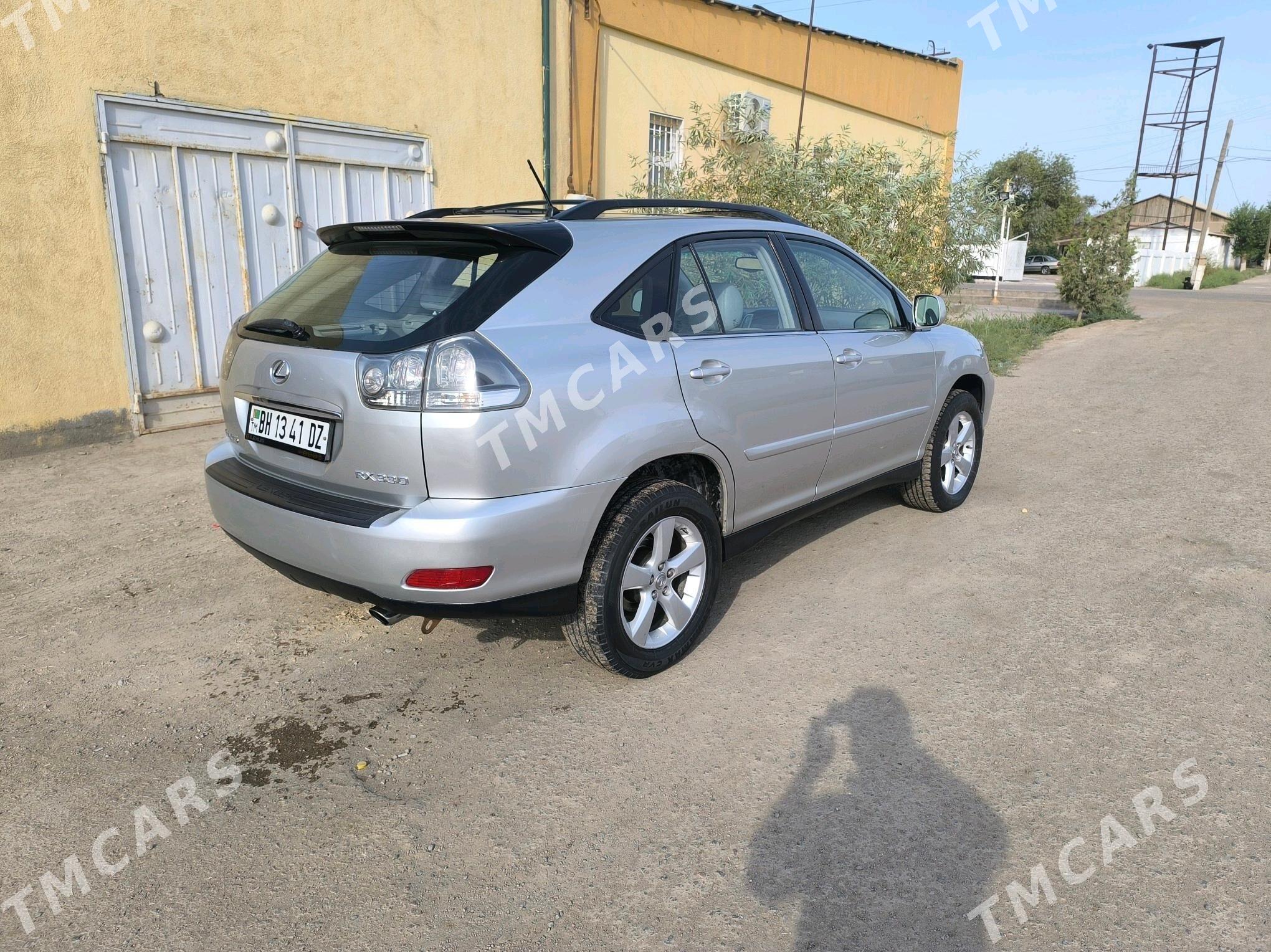Toyota Innova 2004 - 250 000 TMT - Гурбансолтан Едже - img 3
