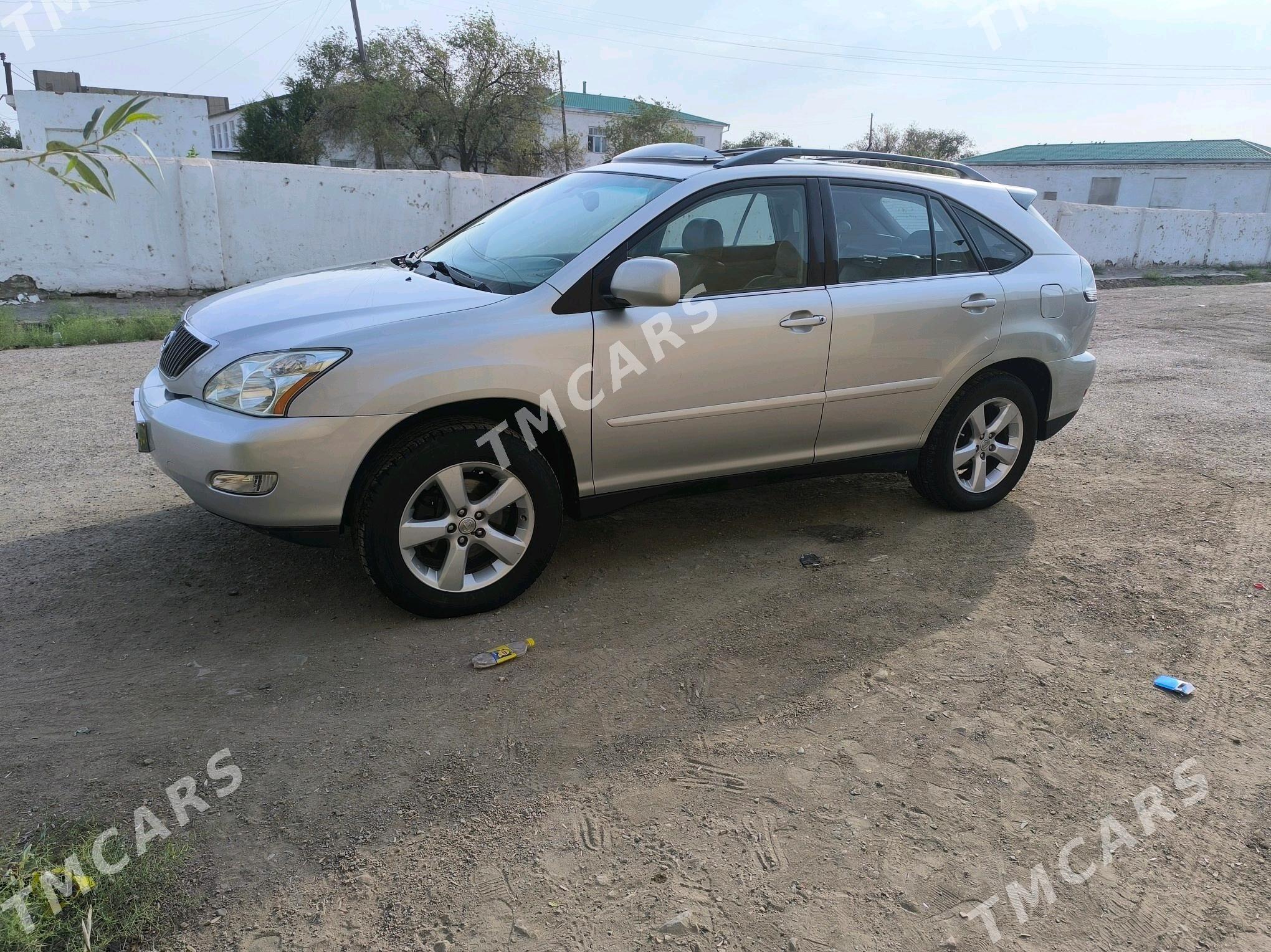 Toyota Innova 2004 - 250 000 TMT - Гурбансолтан Едже - img 5