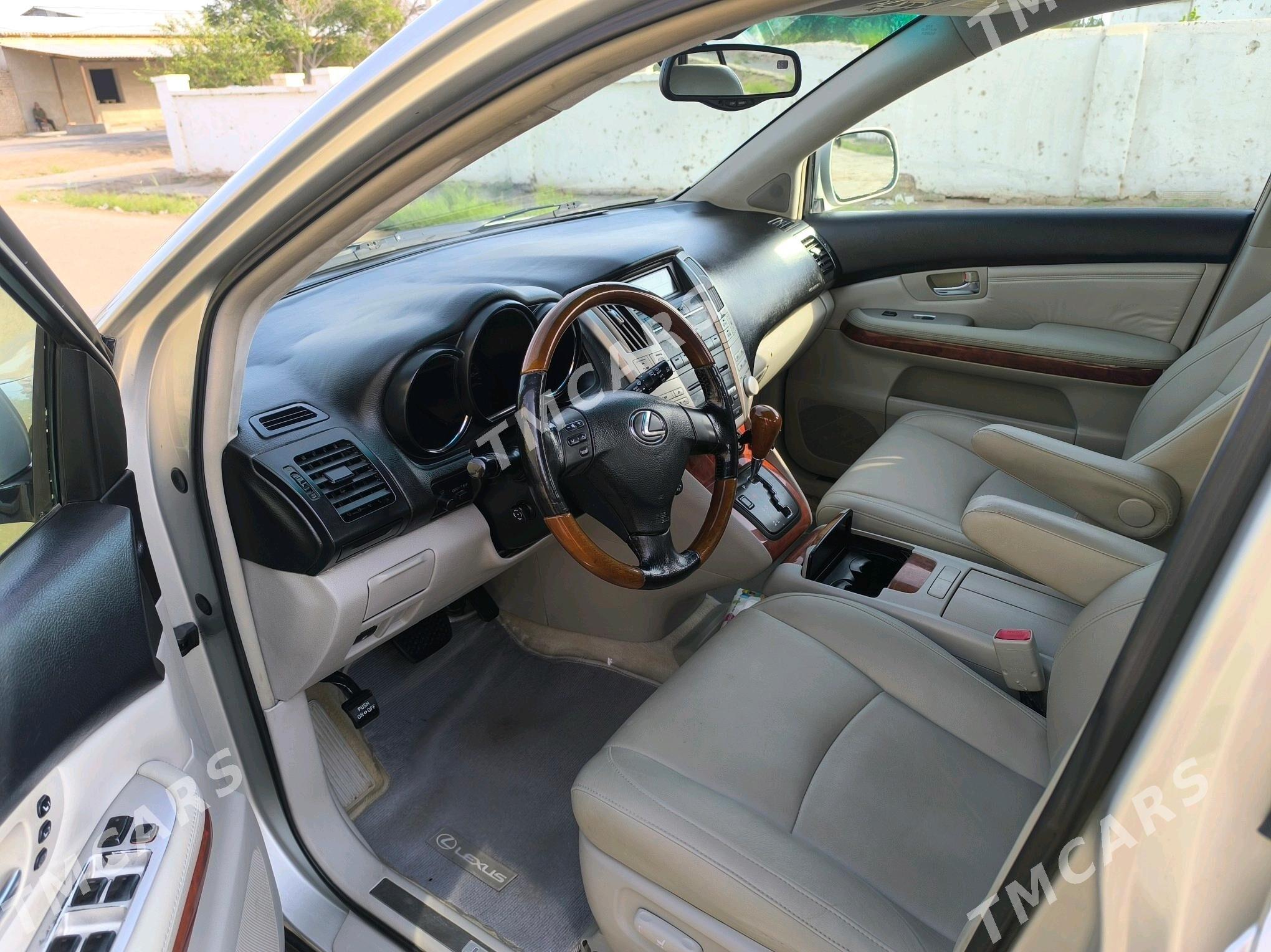 Toyota Innova 2004 - 250 000 TMT - Гурбансолтан Едже - img 4