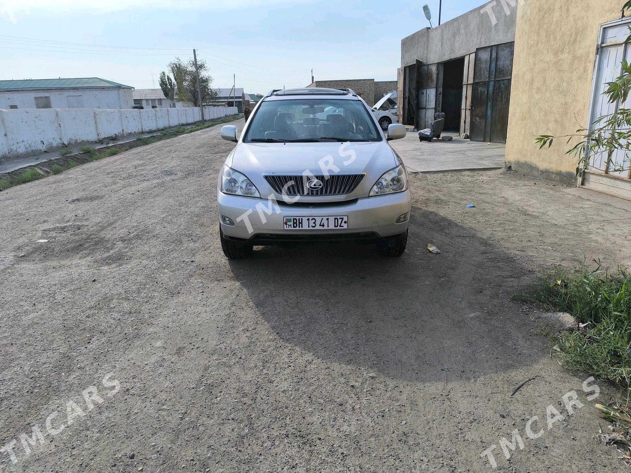 Toyota Innova 2004 - 250 000 TMT - Гурбансолтан Едже - img 6