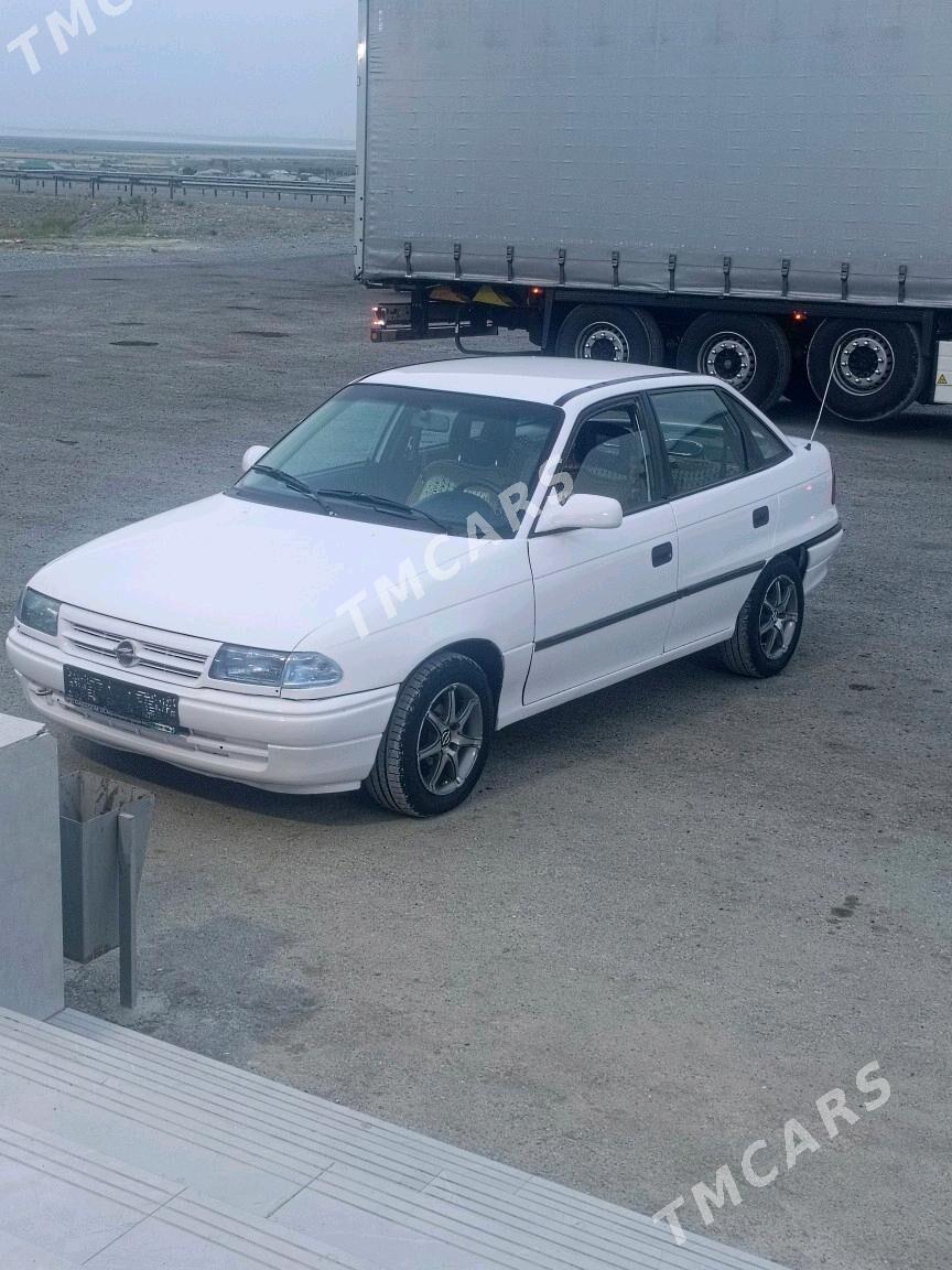 Opel Astra 1996 - 37 000 TMT - Бахарден - img 3