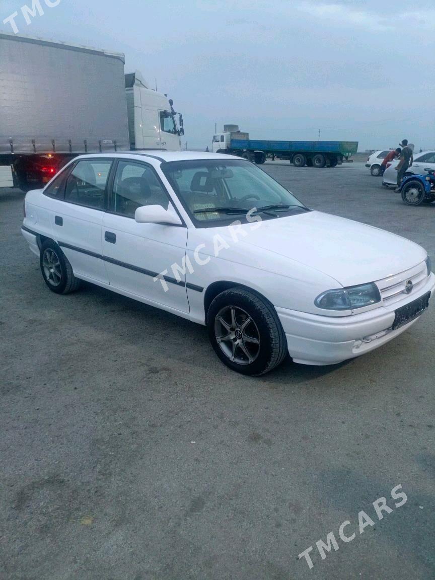 Opel Astra 1996 - 37 000 TMT - Бахарден - img 4
