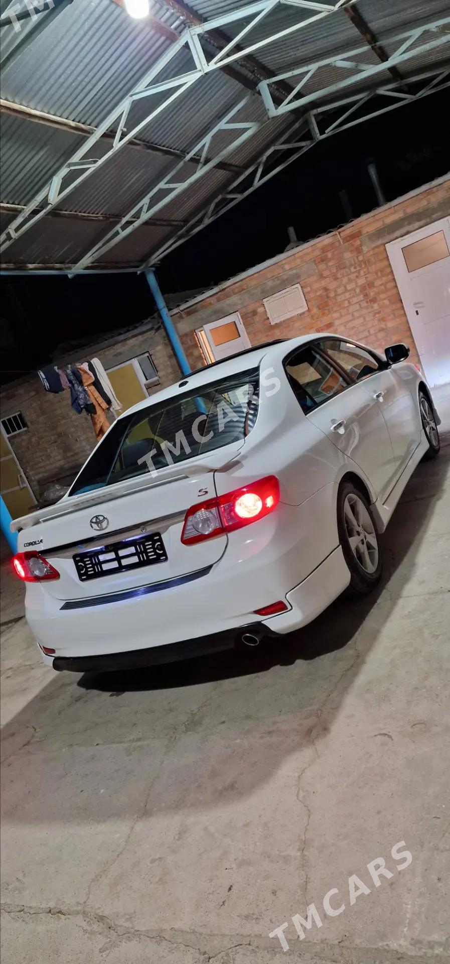 Toyota Corolla 2013 - 220 000 TMT - Бахарден - img 5