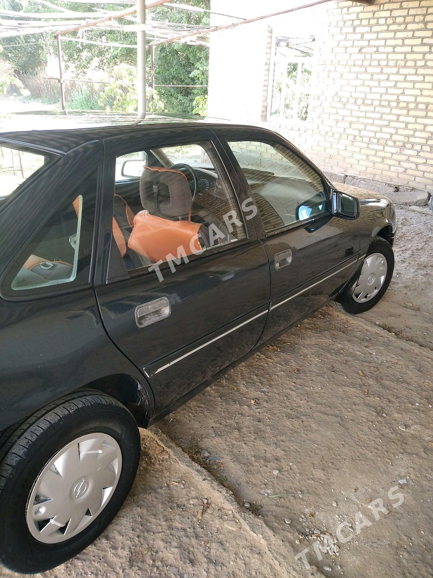 Opel Vectra 1991 - 33 000 TMT - Wekilbazar - img 3
