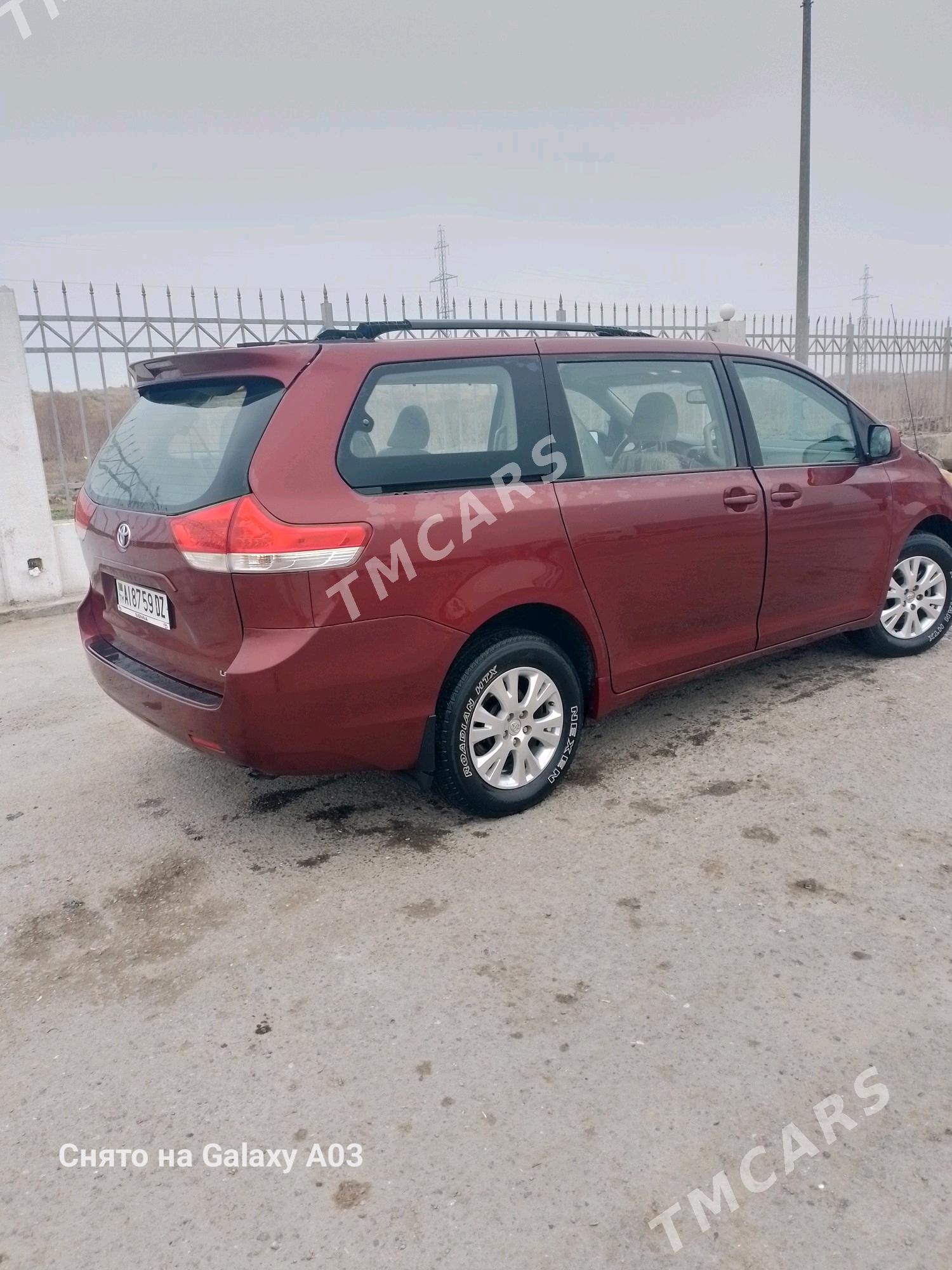 Toyota Sienna 2010 - 290 000 TMT - Görogly (Tagta) - img 6