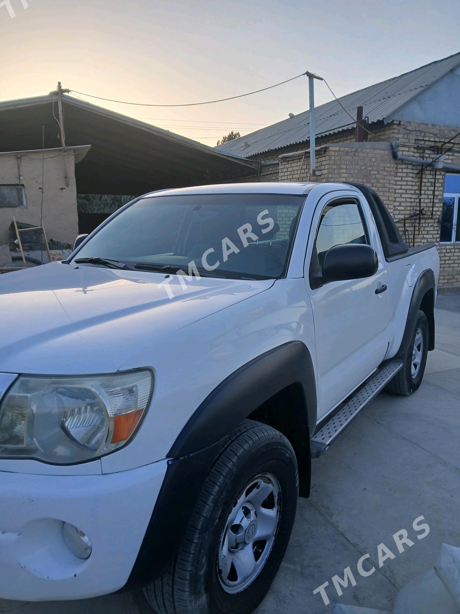 Toyota Tacoma 2011 - 220 000 TMT - Мары - img 4