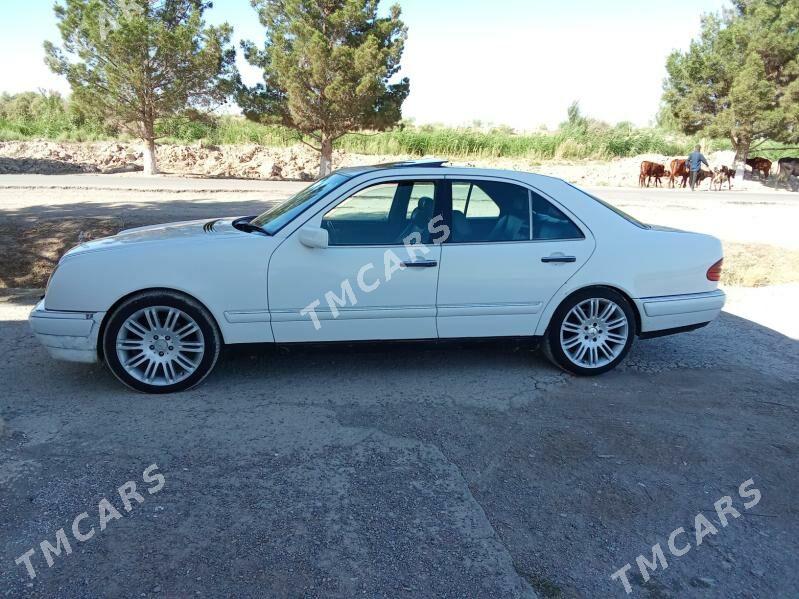 Mercedes-Benz E320 1997 - 62 000 TMT - Чарджоу - img 2