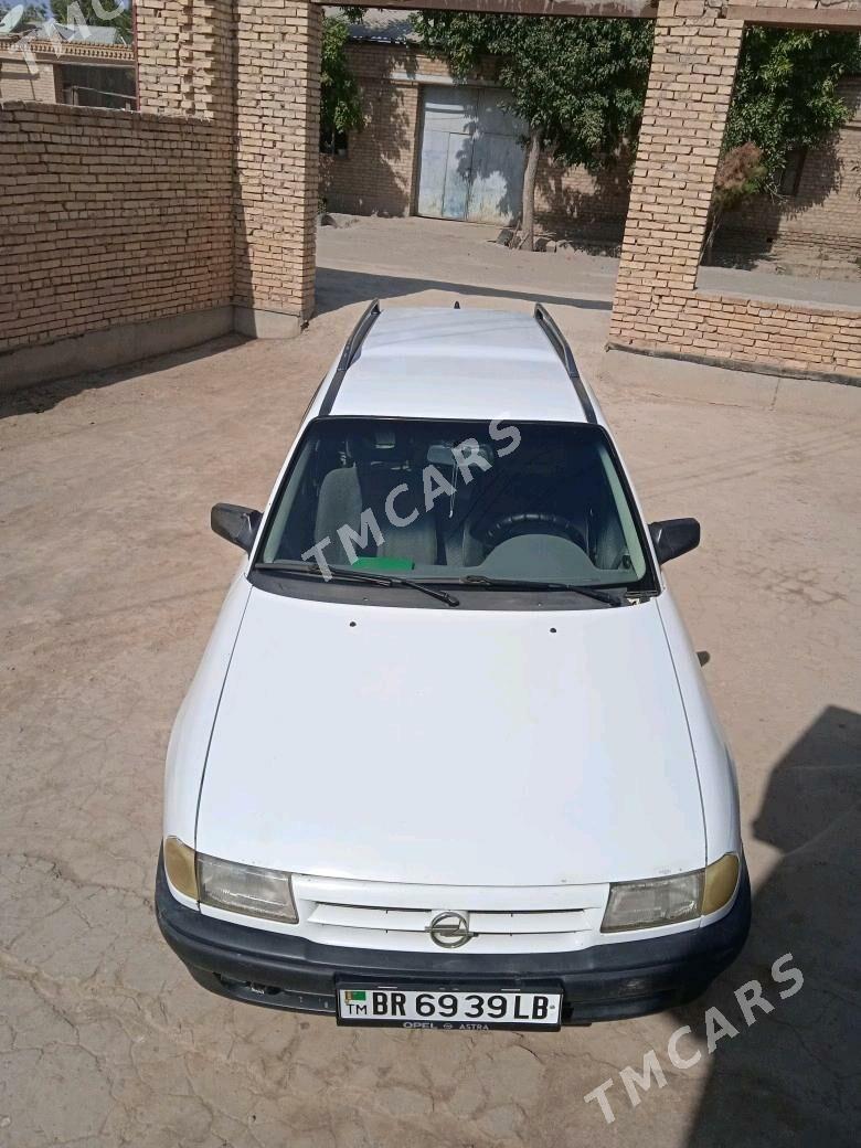 Opel Astra 1993 - 36 000 TMT - Чарджоу - img 3