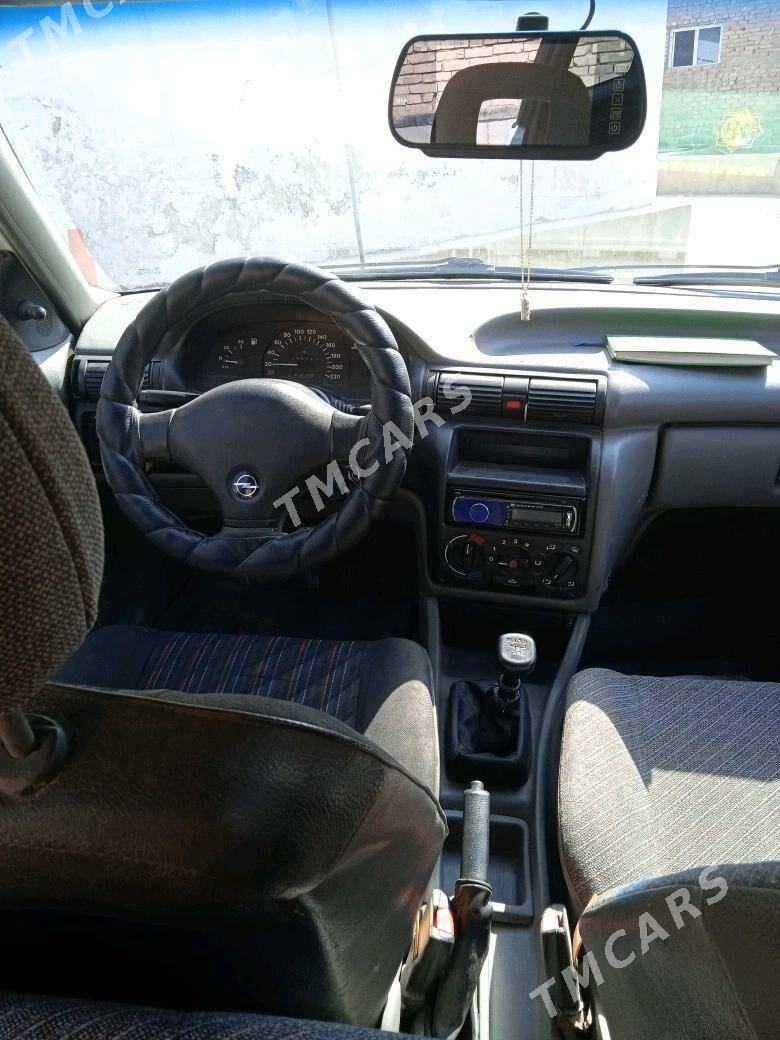 Opel Astra 1993 - 36 000 TMT - Чарджоу - img 4