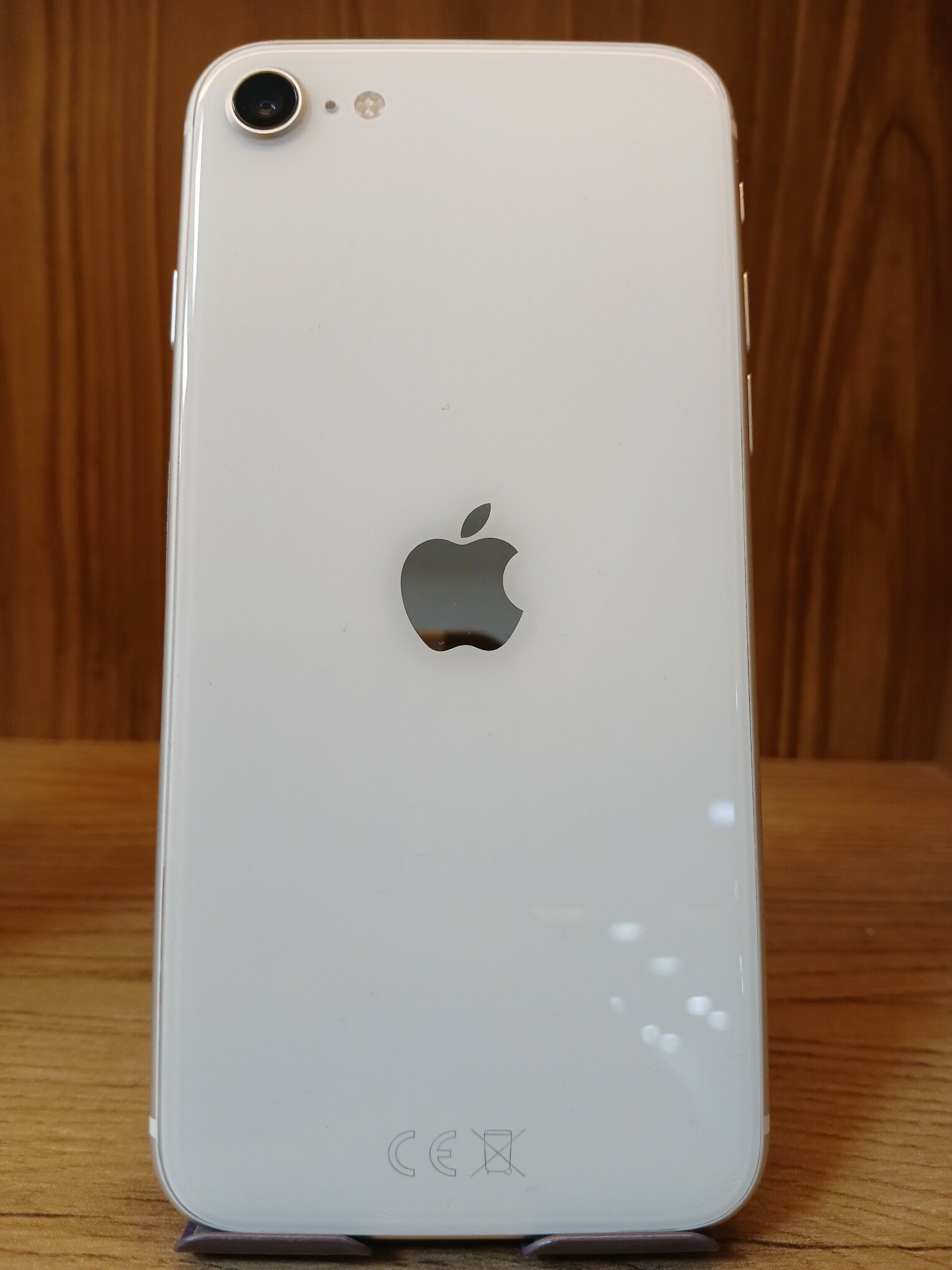 iphone se kredit️ - Торговый центр "15 лет Независимости" - img 1