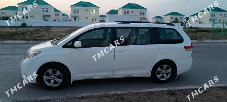 Toyota Sienna 2011 - 285 000 TMT - Aşgabat - img 4