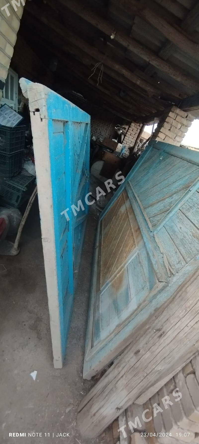 tagta derweze gapy - Kerki - img 2