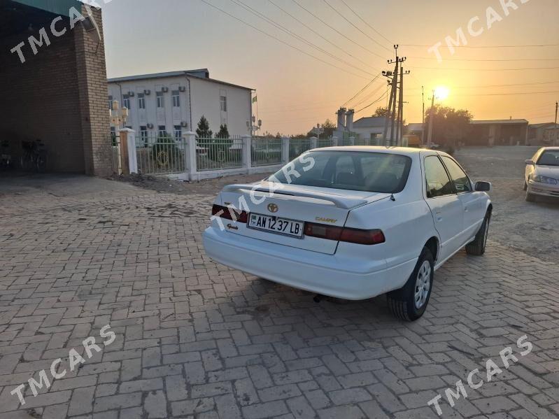 Toyota Camry 1998 - 100 000 TMT - Халач - img 3