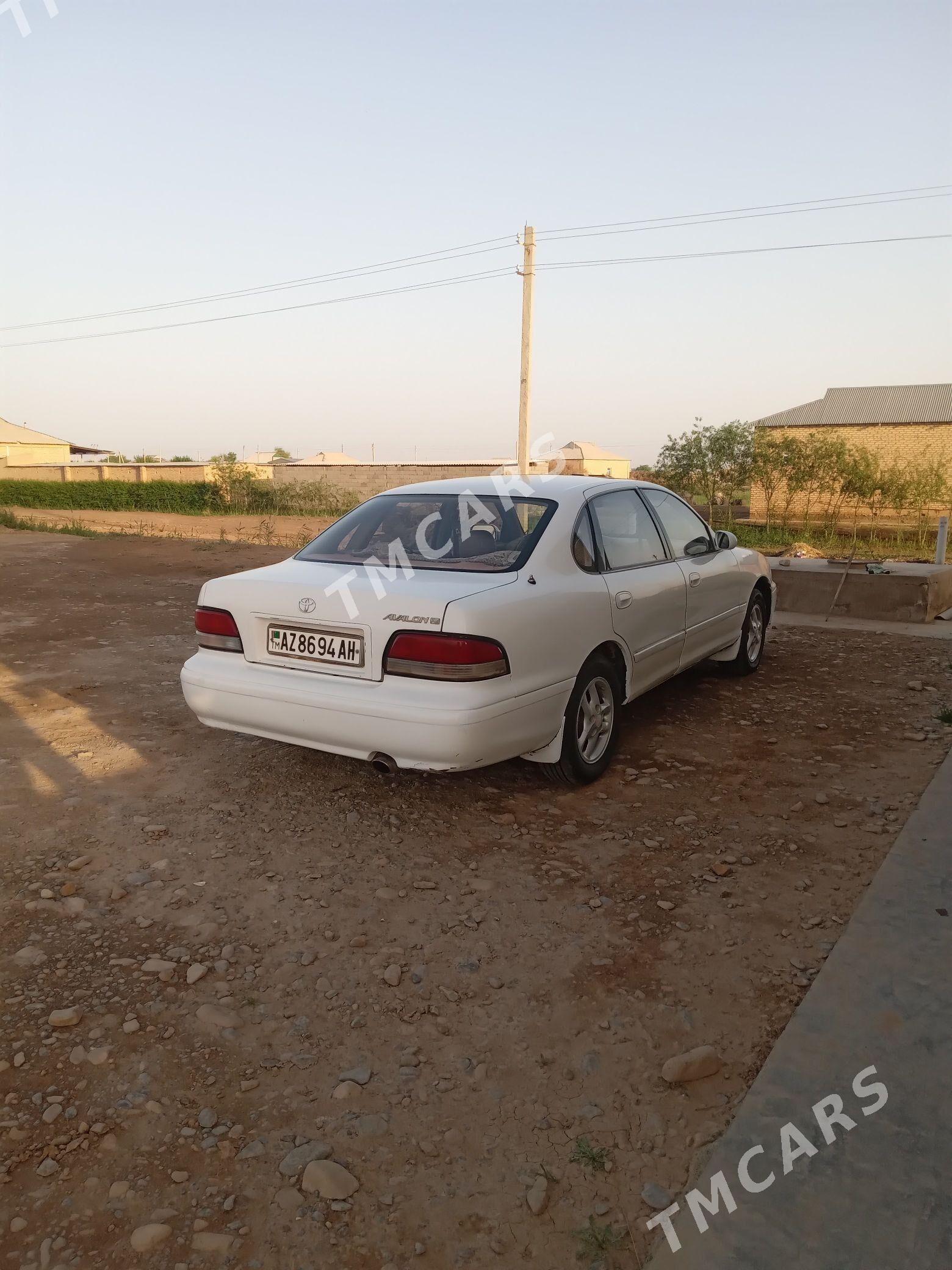 Toyota Avalon 1995 - 125 000 TMT - Бабадайхан - img 2