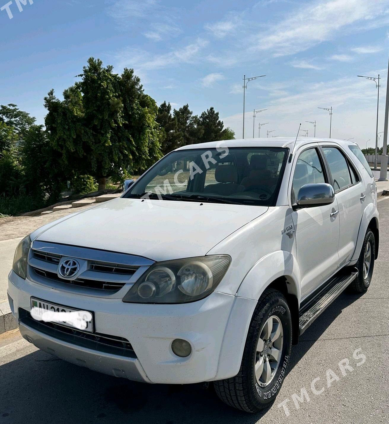 Toyota Fortuner 2008 - 210 000 TMT - Aşgabat - img 4