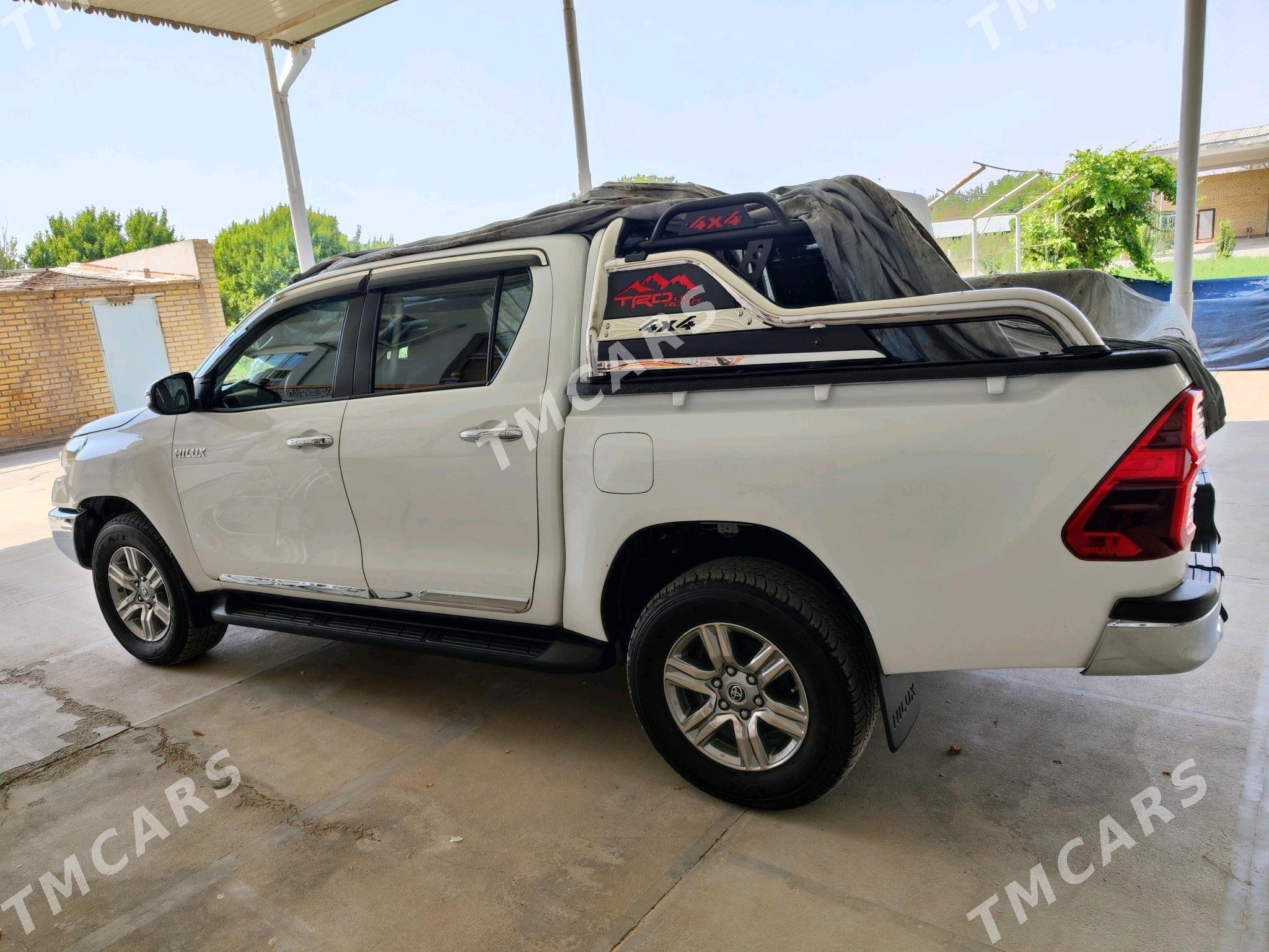 Toyota Hilux 2022 - 560 000 TMT - Мары - img 2
