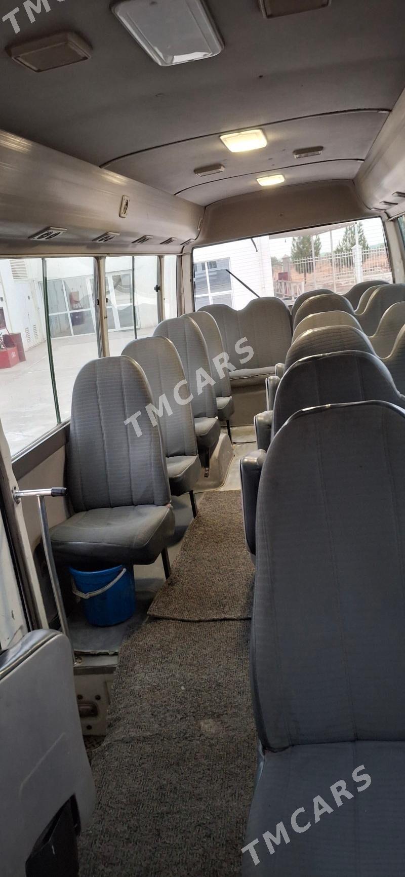 Toyota Coaster 2006 - 400 000 TMT - Aşgabat - img 4