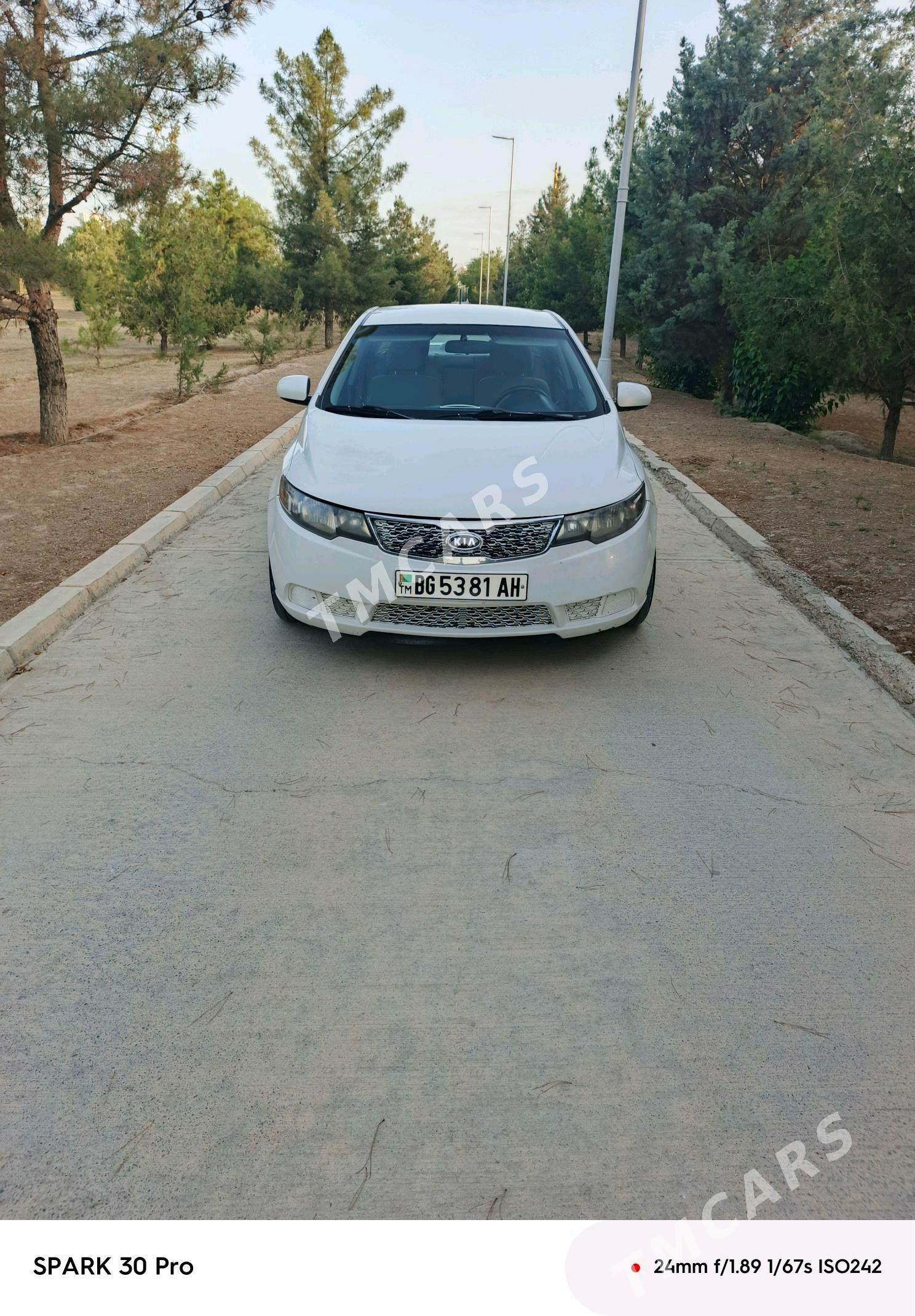 Kia Forte 2010 - 120 000 TMT - Ак-Бугдайский этрап - img 2