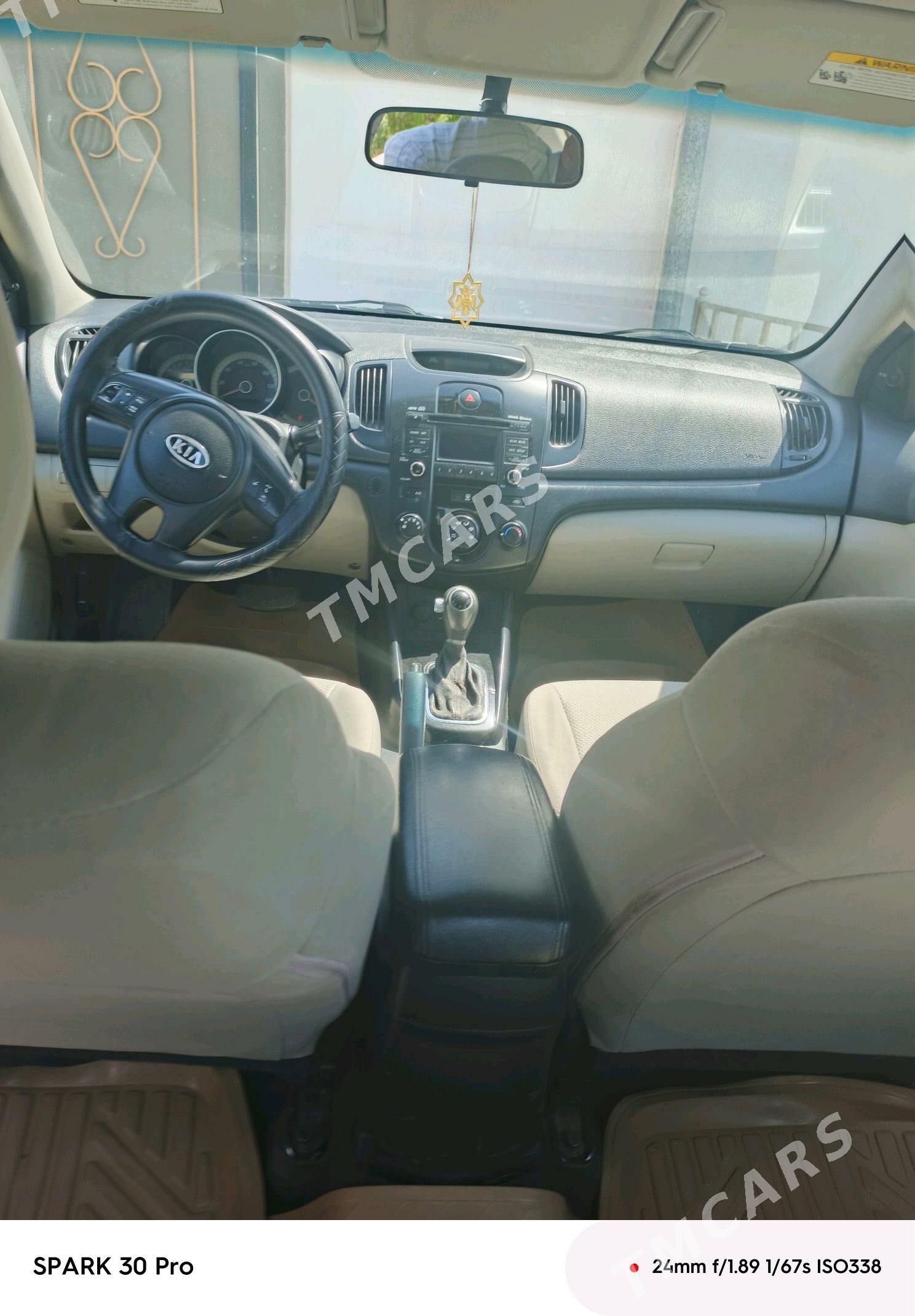 Kia Forte 2010 - 120 000 TMT - Ак-Бугдайский этрап - img 5