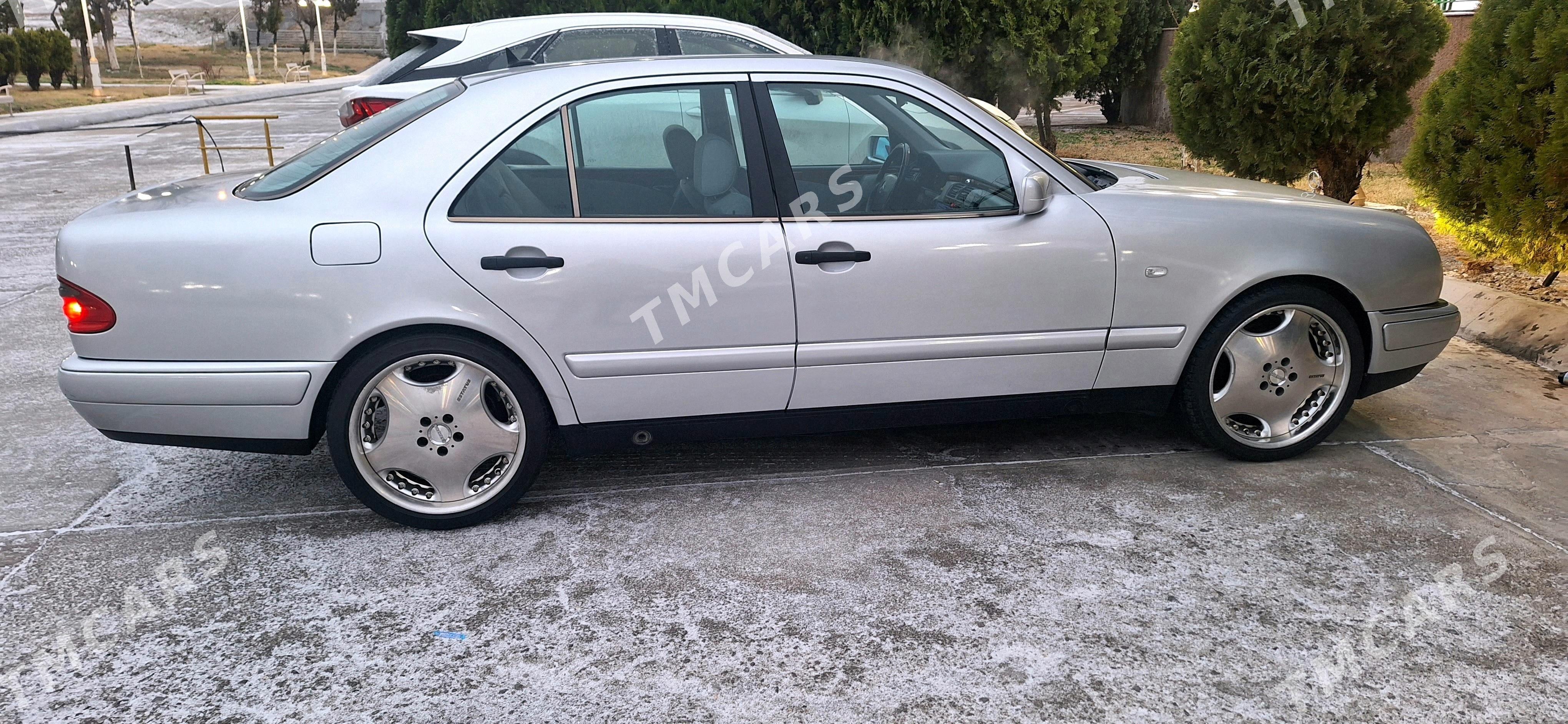 Mercedes-Benz E320 1999 - 100 000 TMT - Ашхабад - img 3