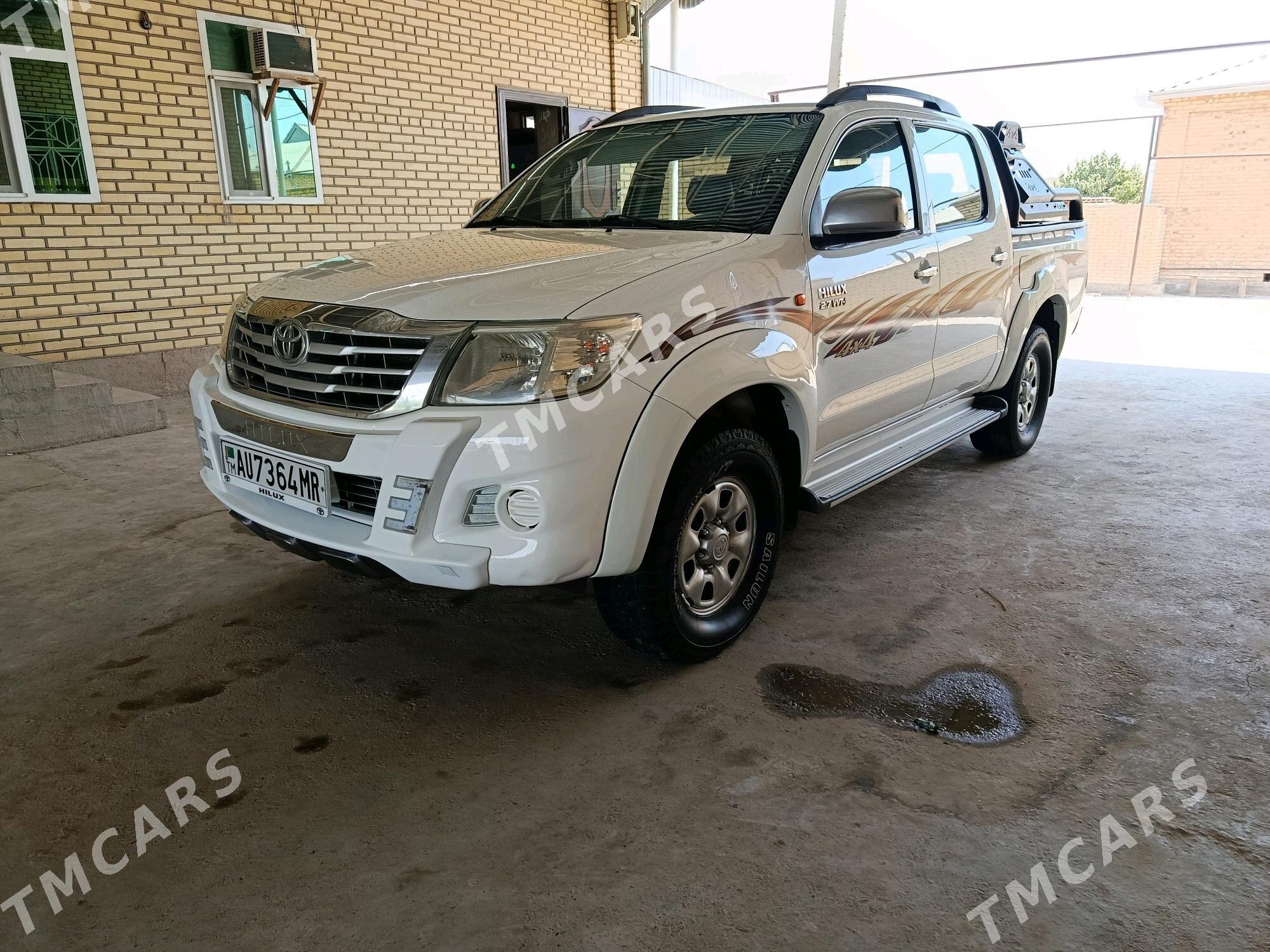 Toyota Hilux 2012 - 330 000 TMT - Мары - img 2