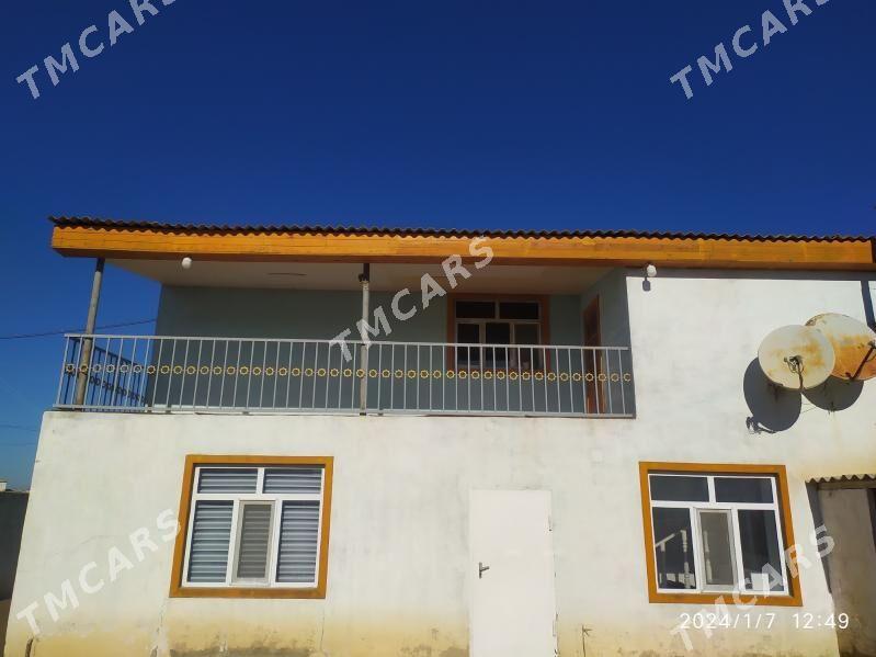 Akdaşda satlyk 2 etaj jaý - Türkmenbaşy - img 4