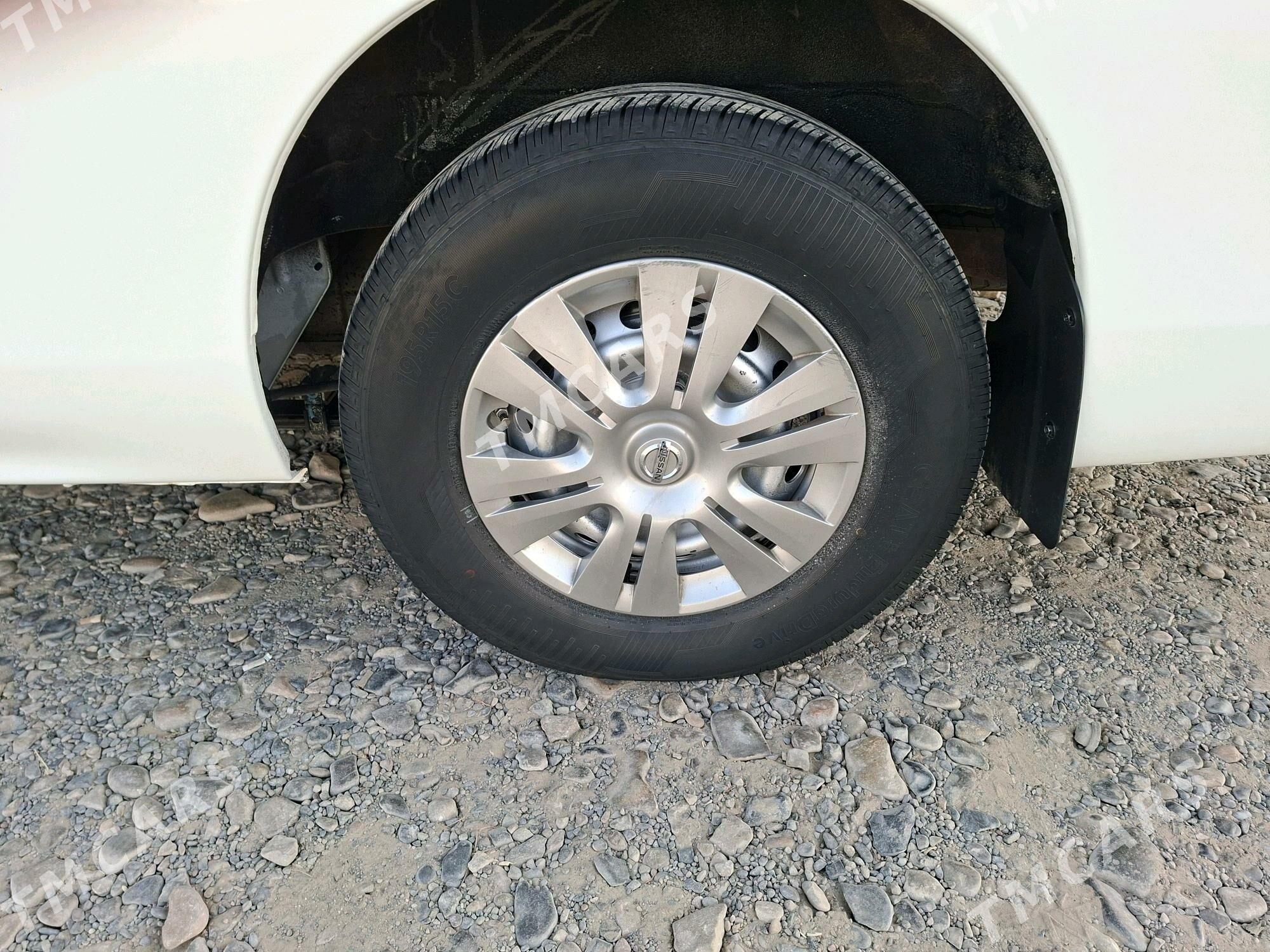 Toyota Hiace 2021 - 340 000 TMT - Мары - img 8