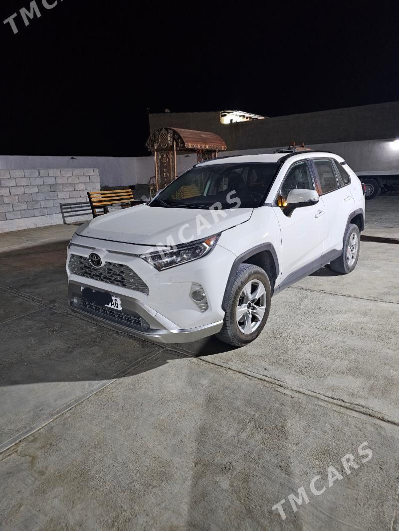 Toyota RAV4 2021 - 312 000 TMT - Ашхабад - img 4