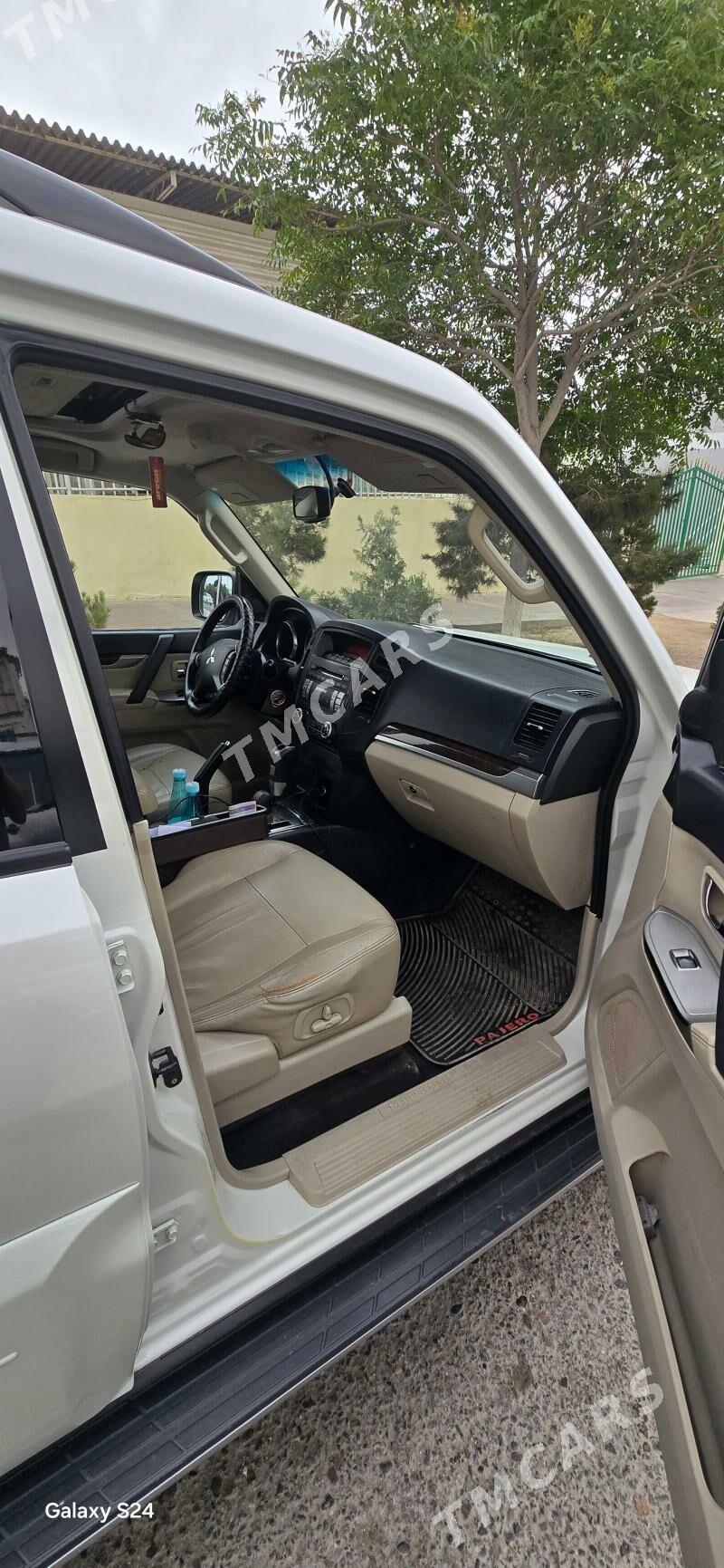 Mitsubishi Pajero 2013 - 250 000 TMT - Türkmenbaşy - img 4