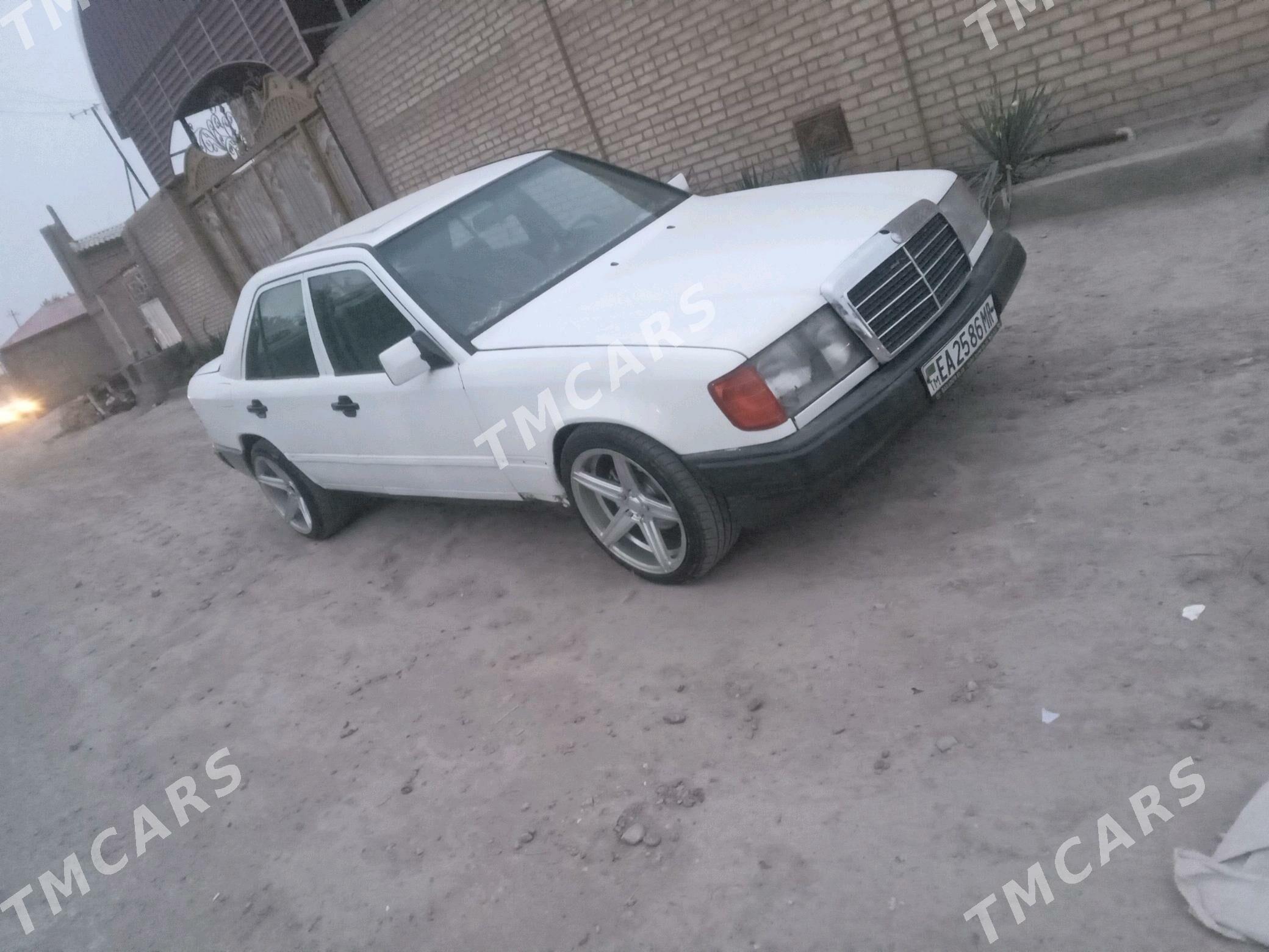 Mercedes-Benz 300-Class 1993 - 25 000 TMT - Мары - img 4