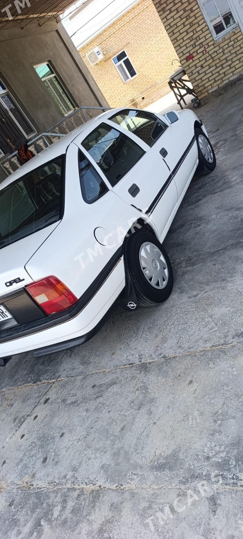 Opel Vectra 1991 - 40 000 TMT - Мары - img 3