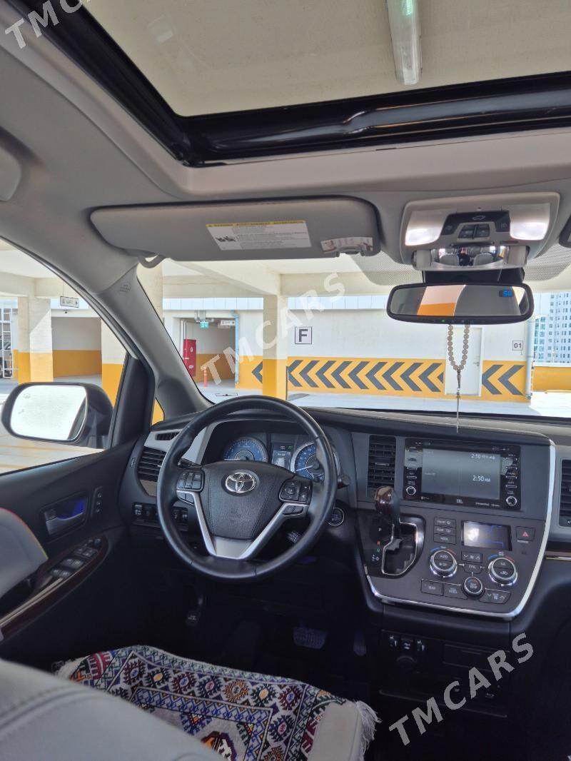 Toyota Sienna 2018 - 640 000 TMT - Aşgabat - img 5