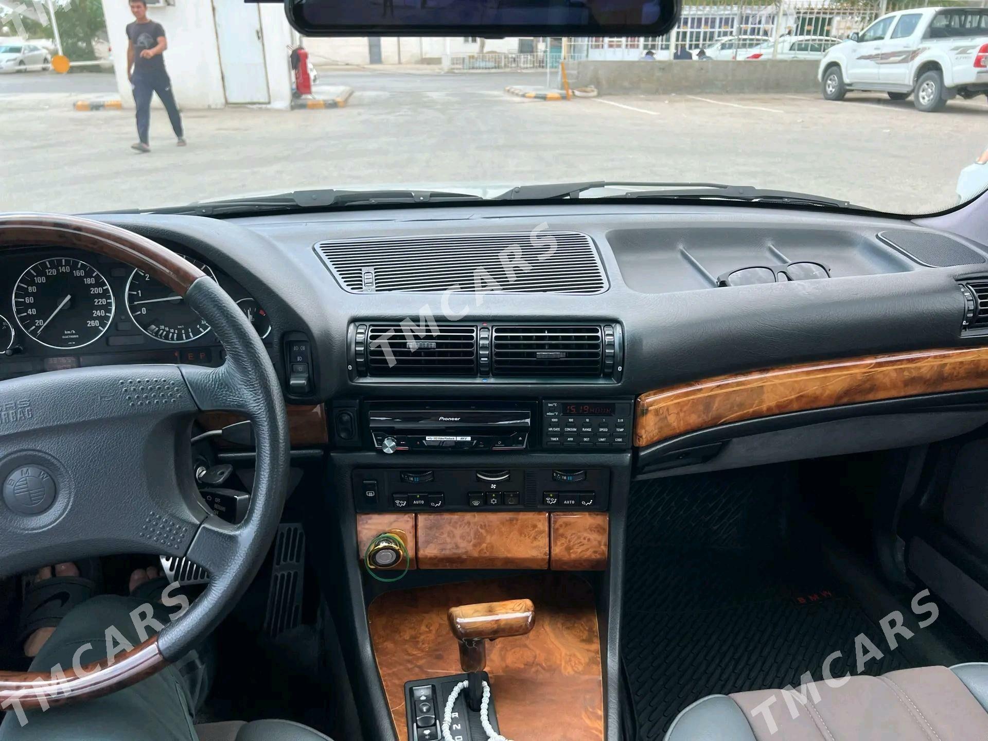 BMW 740 1994 - 130 000 TMT - Balkanabat - img 6