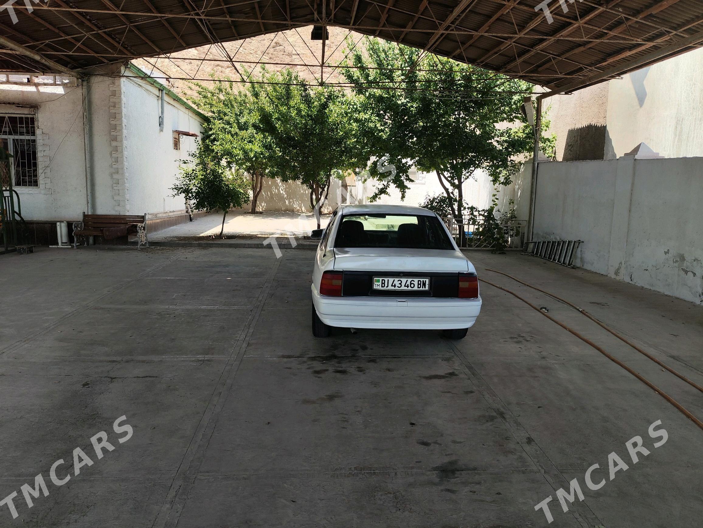 Opel Vectra 1989 - 21 000 TMT - Türkmenbaşy - img 3